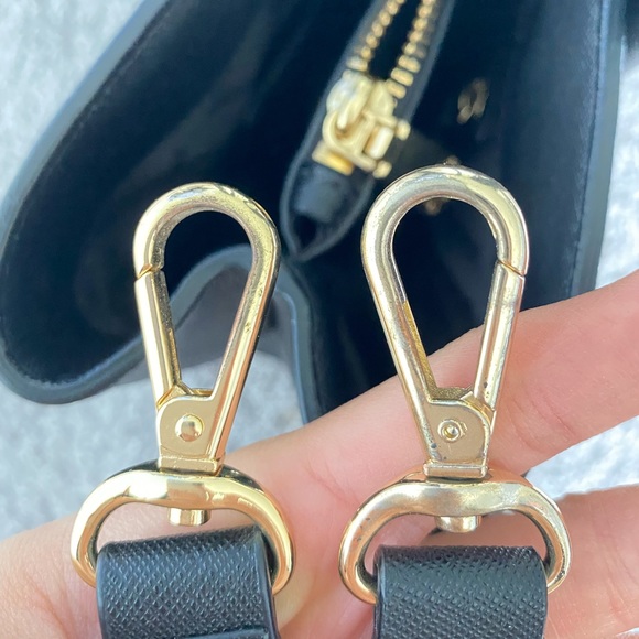 DKNY Saffiano City Zip Tote bag Blace - Picture 10 of 10